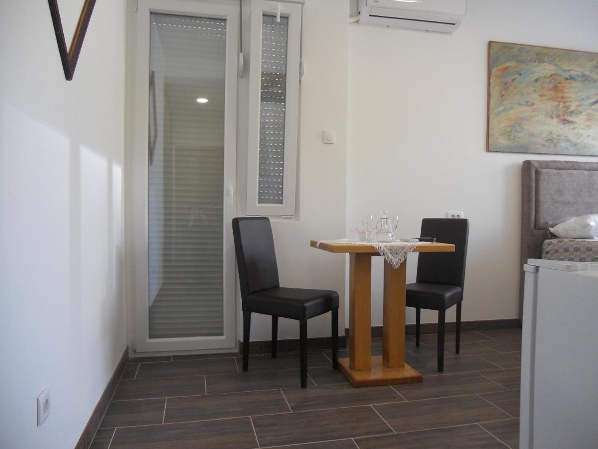 Apartmani Bonaca U Centru Niksica Exterior foto