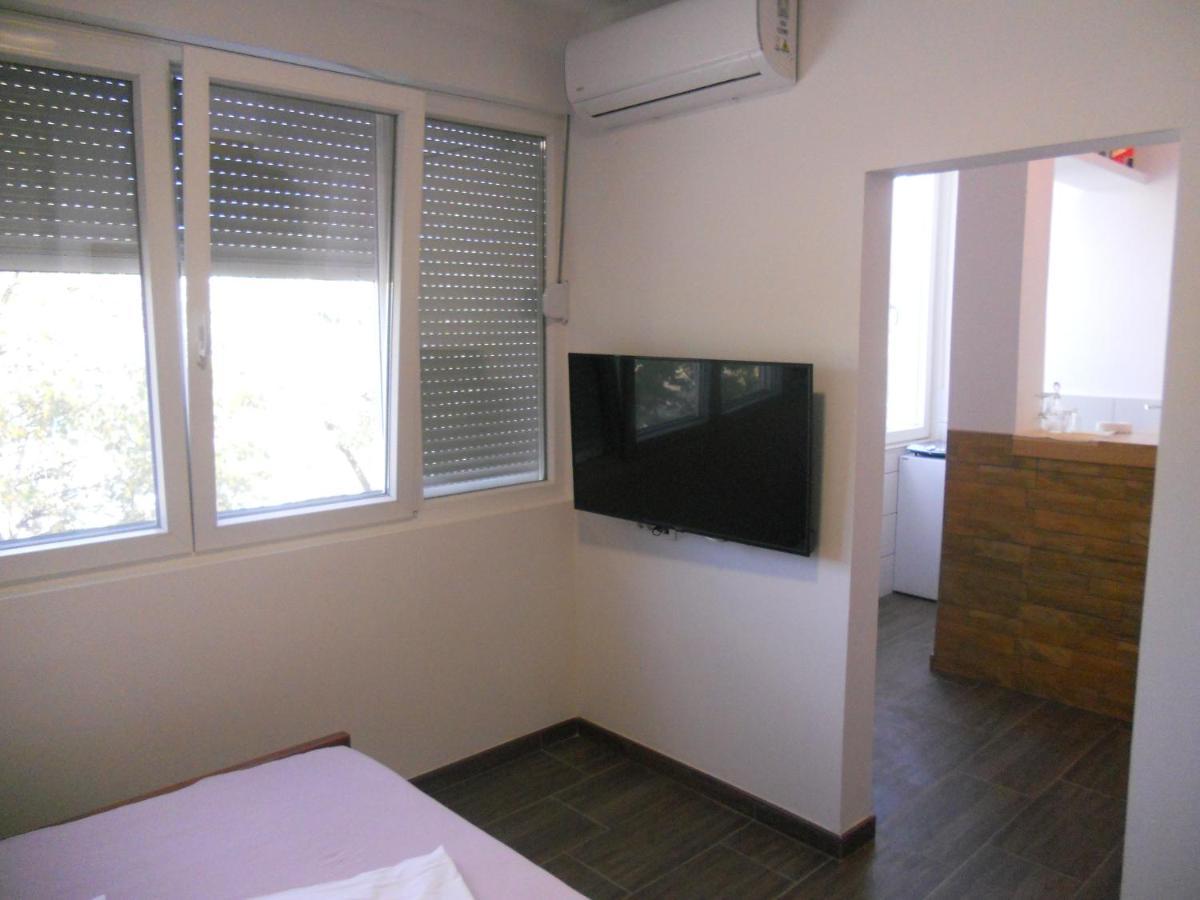 Apartmani Bonaca U Centru Niksica Exterior foto